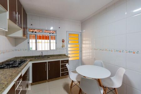 Casa à venda com 85m², 2 quartos e 2 vagasCozinha