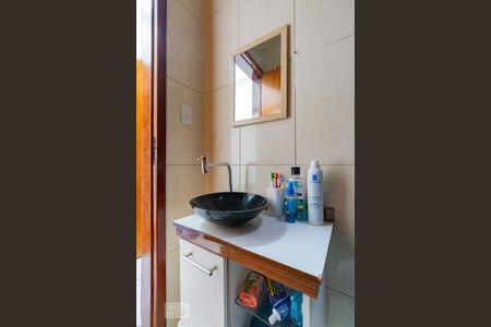 Casa à venda com 85m², 2 quartos e 2 vagasBanheiro suite 2