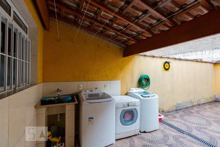 Casa à venda com 85m², 2 quartos e 2 vagasLavanderia