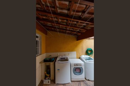 Casa à venda com 85m², 2 quartos e 2 vagasLavanderia