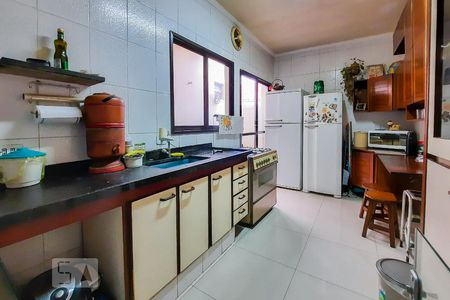 Casa para alugar com 165m², 4 quartos e 2 vagas Casa para alugar com 165m², 4 quartos e 2 vagasCozinha