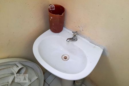 Casa para alugar com 165m², 4 quartos e 2 vagas Casa para alugar com 165m², 4 quartos e 2 vagasBanheiro da Suíte 5