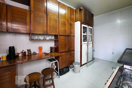 Casa para alugar com 165m², 4 quartos e 2 vagas Casa para alugar com 165m², 4 quartos e 2 vagasCozinha