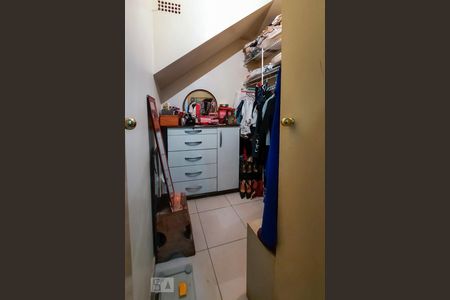 Casa para alugar com 165m², 4 quartos e 2 vagas Casa para alugar com 165m², 4 quartos e 2 vagasSuíte 1