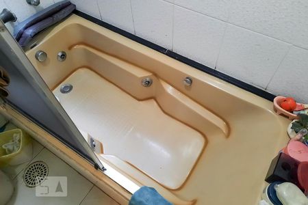 Casa para alugar com 165m², 4 quartos e 2 vagas Casa para alugar com 165m², 4 quartos e 2 vagasBanheiro da Suíte 1