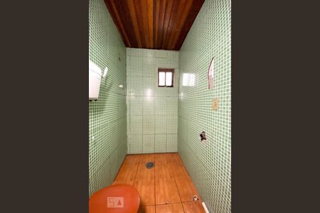 Casa à venda com 160m², 3 quartos e 2 vagasBanheiro