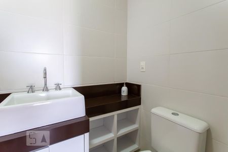 Apartamento à venda com 70m², 2 quartos e 1 vaga Apartamento à venda com 70m², 2 quartos e 1 vagaBanheiro