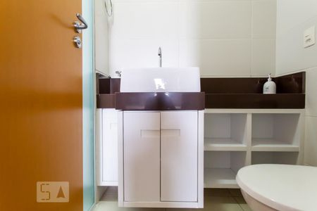 Apartamento à venda com 70m², 2 quartos e 1 vaga Apartamento à venda com 70m², 2 quartos e 1 vagaBanheiro
