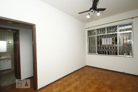 Sala de apartamento para alugar com 1 quarto, 31m² em Centro, Rio de Janeiro