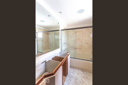 Apartamento à venda com 245m², 4 quartos e 4 vagasBanheiro