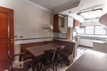 Apartamento à venda com 245m², 4 quartos e 4 vagasCozinha