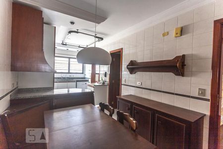 Apartamento à venda com 245m², 4 quartos e 4 vagasCozinha