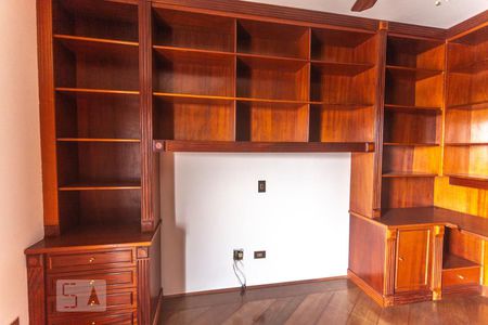 Apartamento à venda com 245m², 4 quartos e 4 vagasArmário