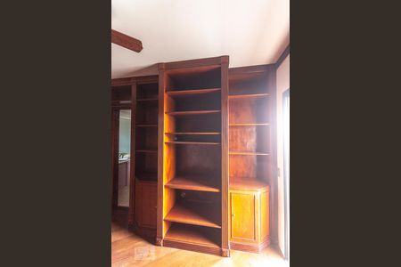 Apartamento à venda com 245m², 4 quartos e 4 vagasArmário