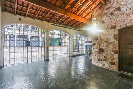 Studio para alugar com 40m², 1 quarto e sem vaga Studio para alugar com 40m², 1 quarto e sem vagaEntrada