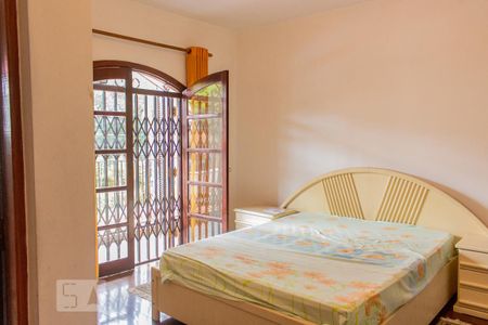 Casa à venda com 249m², 4 quartos e 2 vagasSuíte