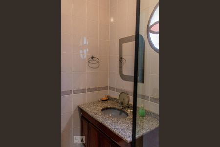 Casa à venda com 249m², 4 quartos e 2 vagasBanheiro