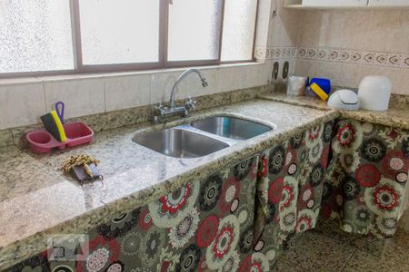 Casa à venda com 249m², 4 quartos e 2 vagasPia