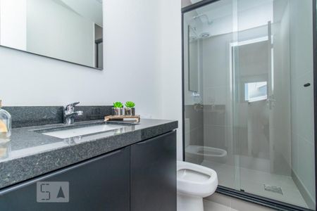 Banheiro de apartamento à venda com 1 quarto, 54m² em Bela Vista, Porto Alegre