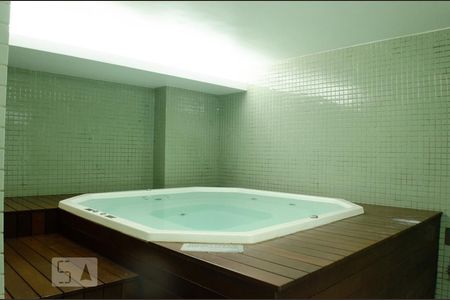 Apartamento à venda com 120m², 3 quartos e 2 vagasJacuzzi