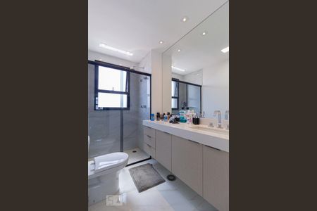 Apartamento à venda com 111m², 1 quarto e 2 vagasBanheiro