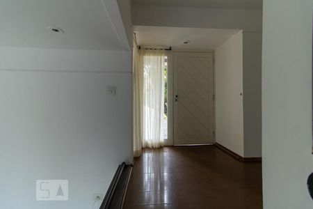 Hall de entrada de casa de condomínio à venda com 3 quartos, 270m² em Alphaville, Santana de Parnaíba