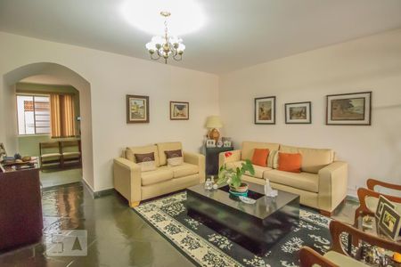 Casa de condomínio à venda com 220m², 3 quartos e 3 vagasSala de Estar