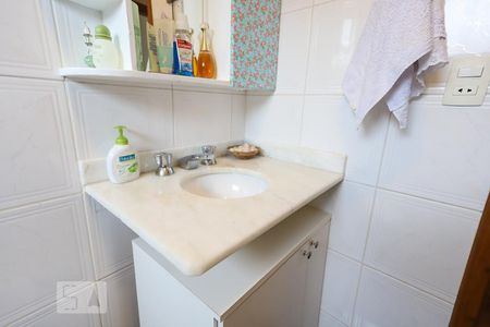 Casa à venda com 130m², 4 quartos e 2 vagasBanheiro Suíte