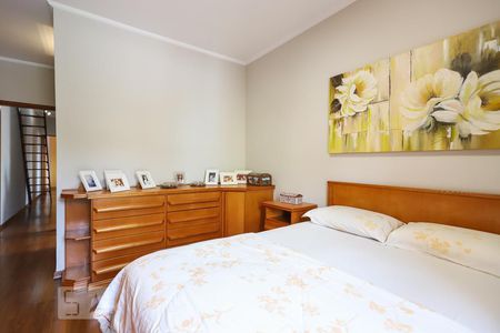 Casa à venda com 130m², 4 quartos e 2 vagasSuíte