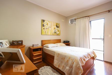 Casa à venda com 130m², 4 quartos e 2 vagasSuíte