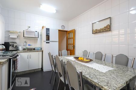 Casa à venda com 130m², 4 quartos e 2 vagasCozinha