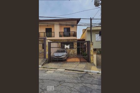 Casa à venda com 130m², 4 quartos e 2 vagasFachada