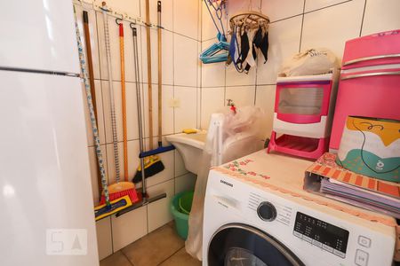 Casa à venda com 130m², 4 quartos e 2 vagasLavanderia