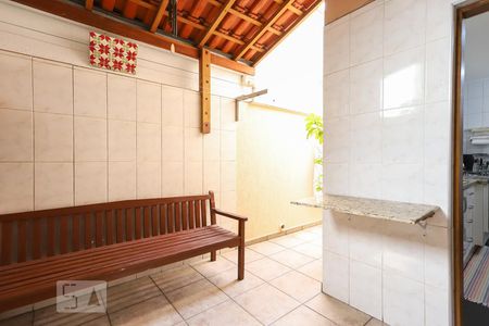 Casa à venda com 130m², 4 quartos e 2 vagasQuintal