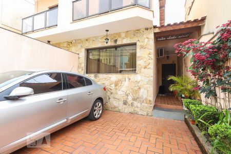 Casa à venda com 130m², 4 quartos e 2 vagasGaragem