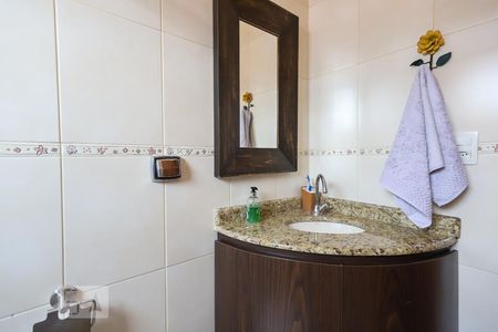 Casa à venda com 130m², 4 quartos e 2 vagasBanheiro Social