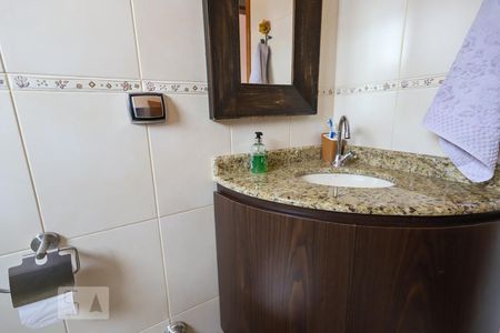 Casa à venda com 130m², 4 quartos e 2 vagasBanheiro Social