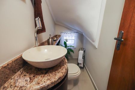 Casa à venda com 130m², 4 quartos e 2 vagasLavabo