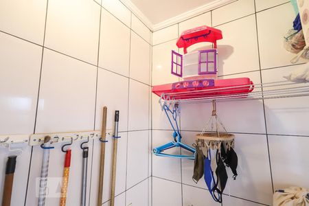 Casa à venda com 130m², 4 quartos e 2 vagasLavanderia