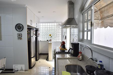 Casa à venda com 500m², 4 quartos e 5 vagasCozinha