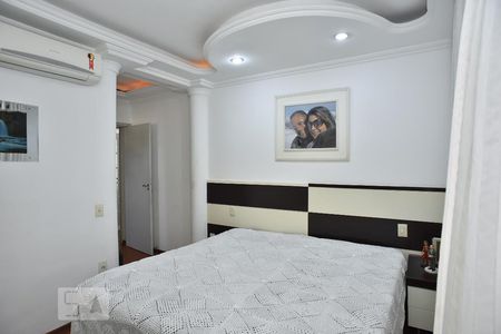 Casa à venda com 500m², 4 quartos e 5 vagasSuíte 2