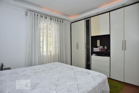 Casa à venda com 500m², 4 quartos e 5 vagasSuíte 2
