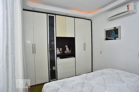 Casa à venda com 500m², 4 quartos e 5 vagasSuíte 2