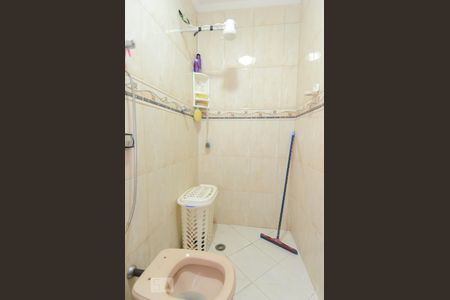 Casa à venda com 293m², 6 quartos e 2 vagasBanheiro da Suíte 2