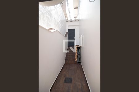 Casa à venda com 150m², 3 quartos e 2 vagas Casa à venda com 150m², 3 quartos e 2 vagasCorredor Lateral