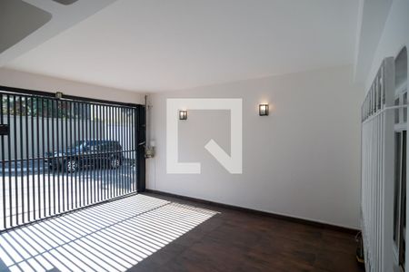 Casa à venda com 150m², 3 quartos e 2 vagas Casa à venda com 150m², 3 quartos e 2 vagasGaragem