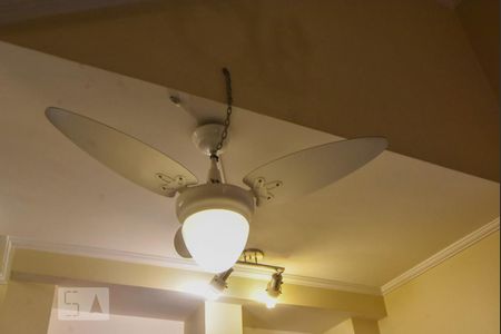 Casa à venda com 150m², 3 quartos e 2 vagasVentilador