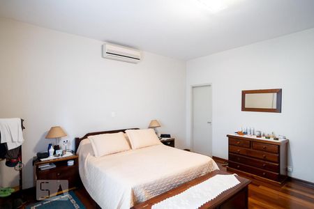 Casa à venda com 200m², 3 quartos e 6 vagasQuarto 3 - Suíte