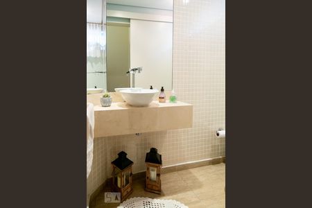 Casa à venda com 200m², 3 quartos e 6 vagasLavabo