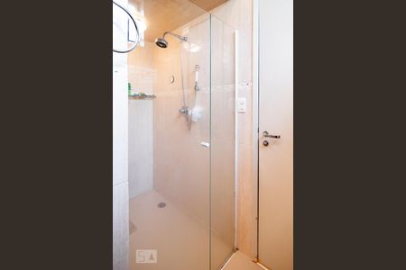 Casa à venda com 200m², 3 quartos e 6 vagasBanheiro Quarto 3 - Suíte